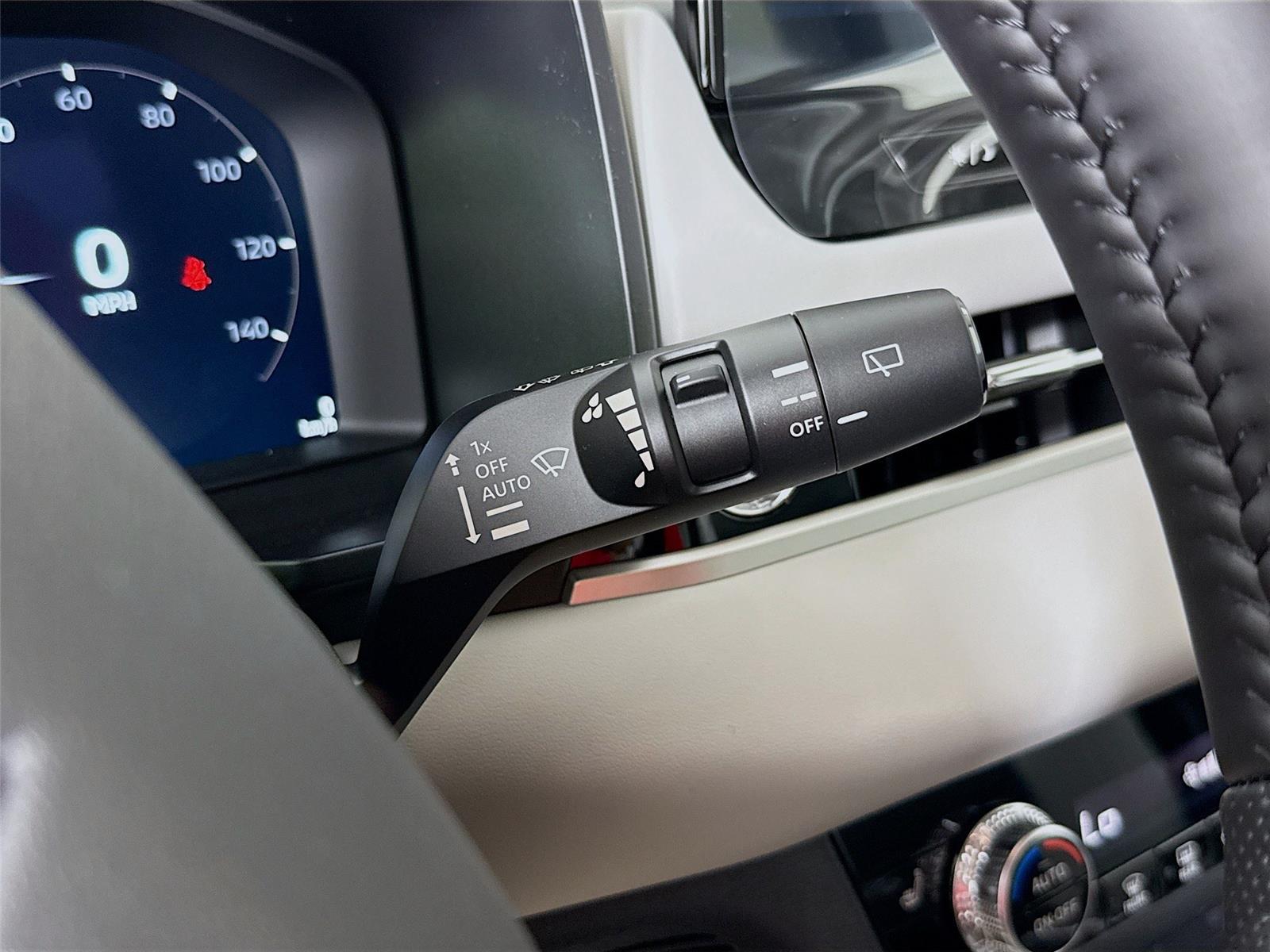 2026 Mitsubishi Outlander photo 5