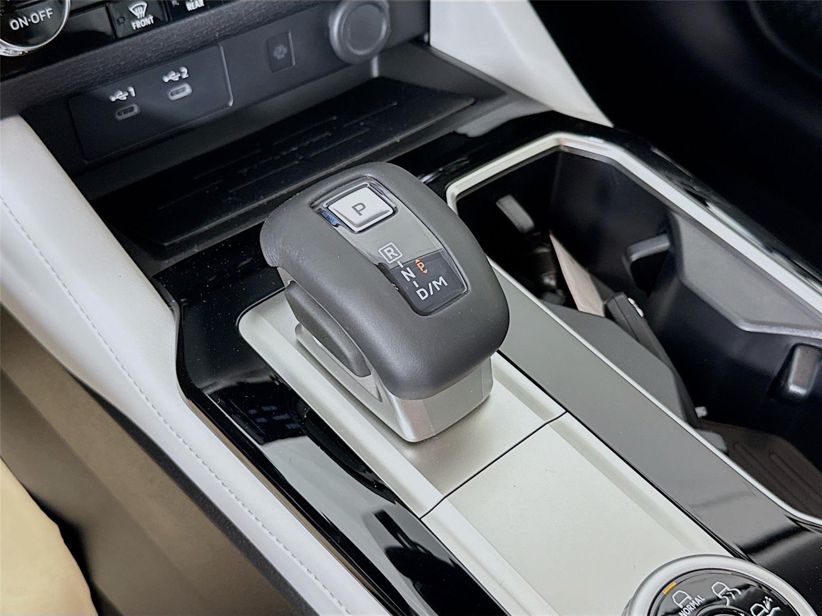 2026 Mitsubishi Outlander photo 11