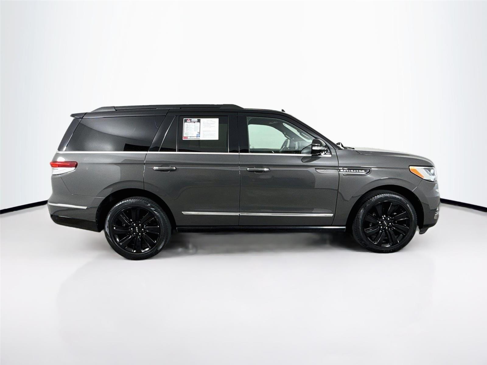 2023 Lincoln Navigator photo 6