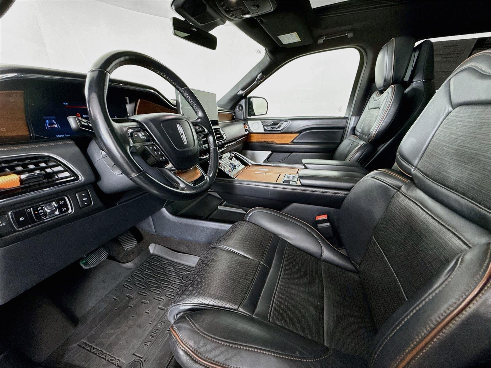 2023 Lincoln Navigator photo 9