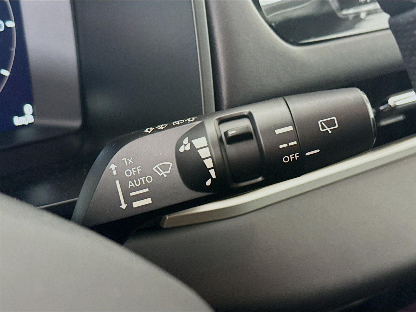 2026 Mitsubishi Outlander photo 6