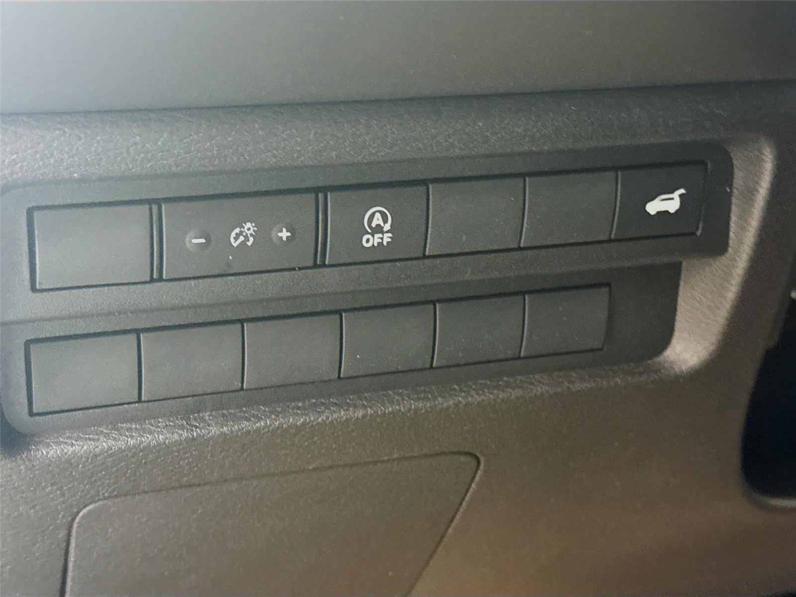 2026 Mitsubishi Outlander photo 7