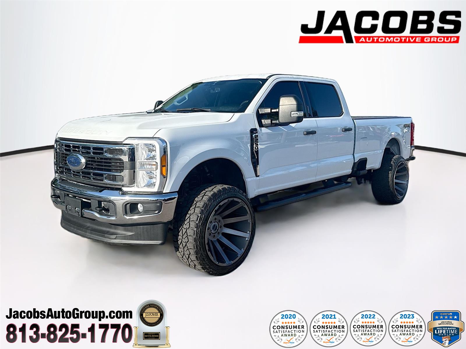 Oxford White 2023 Ford F-250 Super Duty XLT Crew Cab 4WD Pickup Truck Four-Wheel Drive Automatic