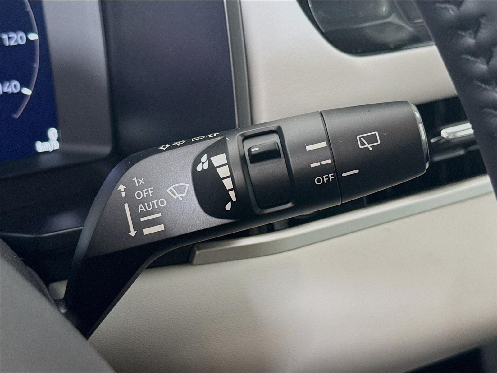 2026 Mitsubishi Outlander photo 6