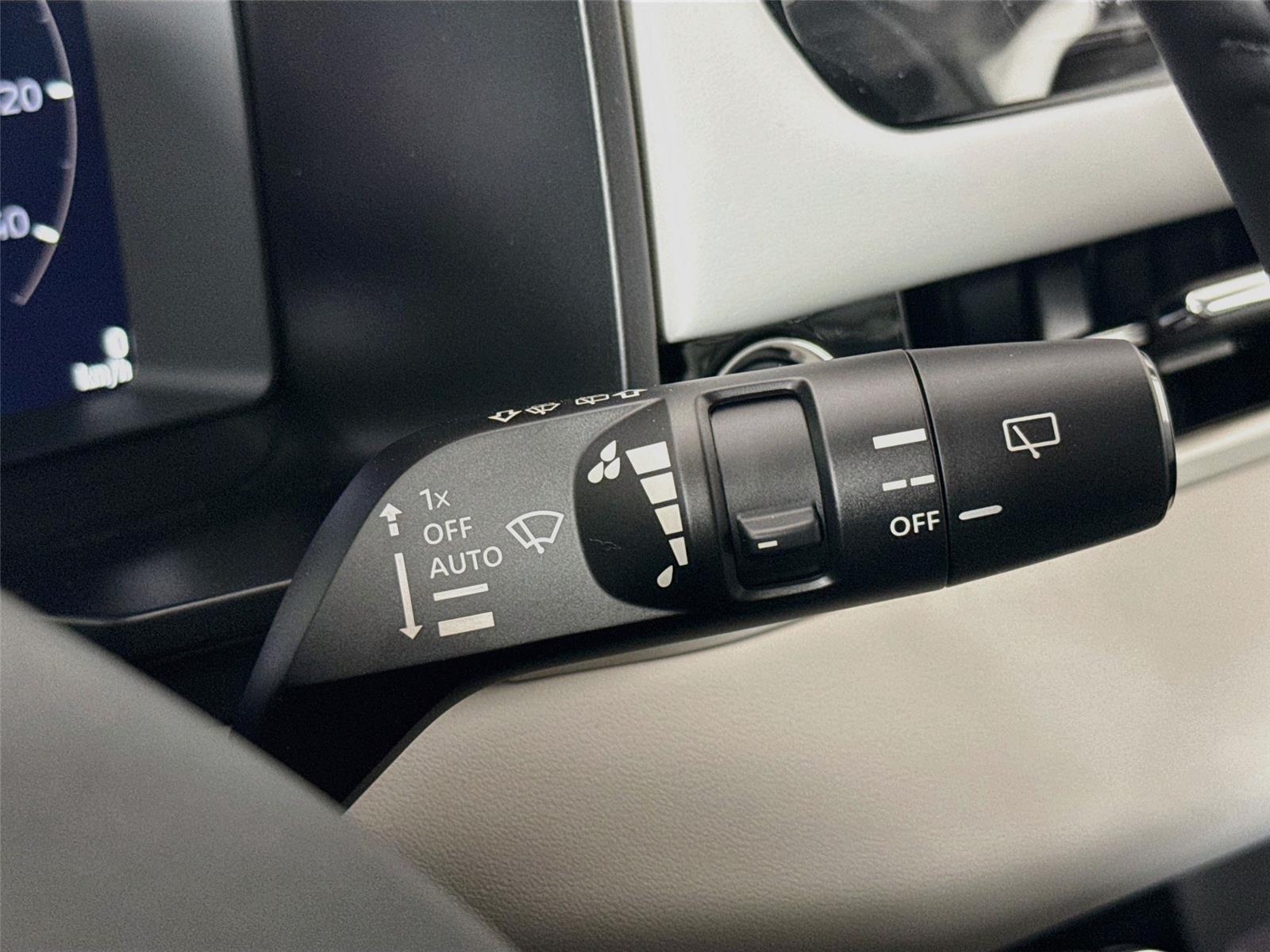 2026 Mitsubishi Outlander photo 6