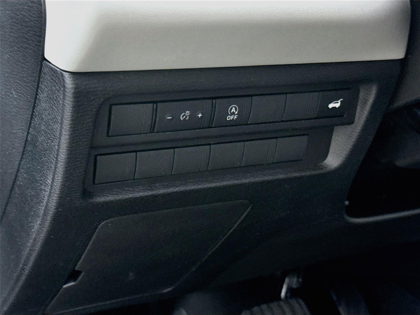 2026 Mitsubishi Outlander photo 7