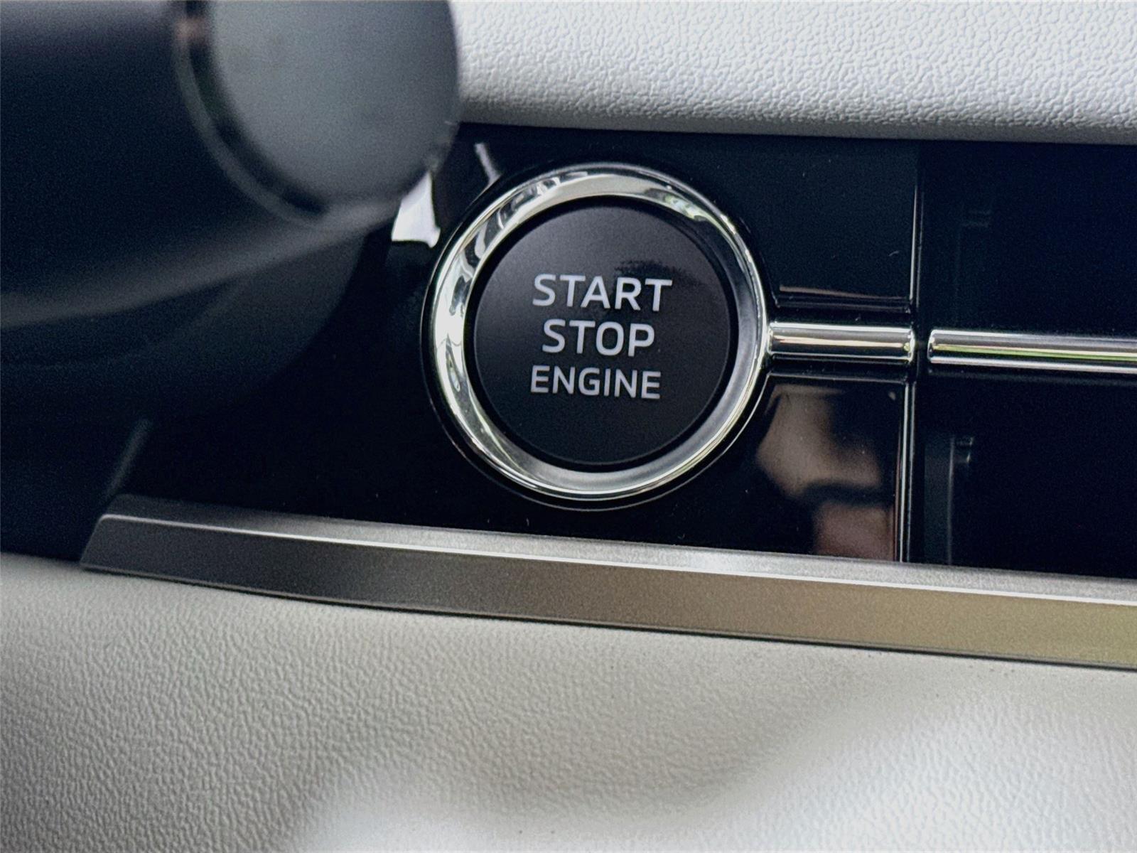2026 Mitsubishi Outlander photo 12