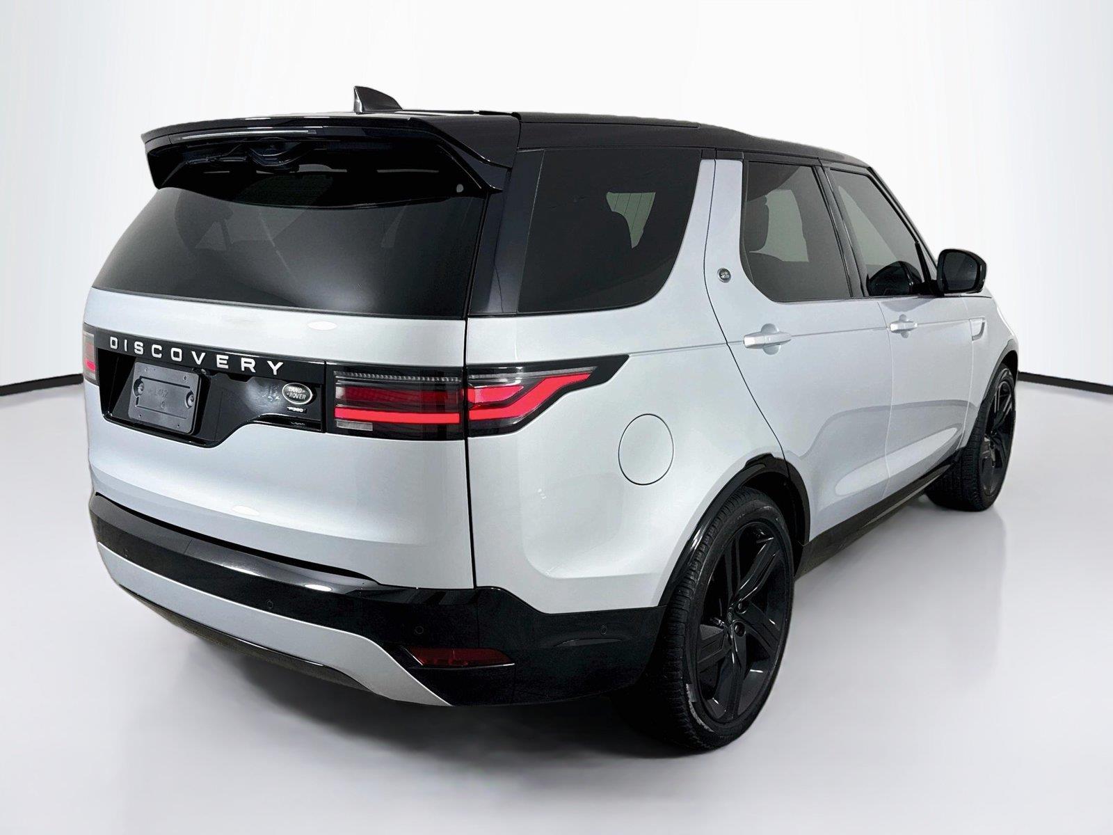 2023 Land Rover Discovery photo 5