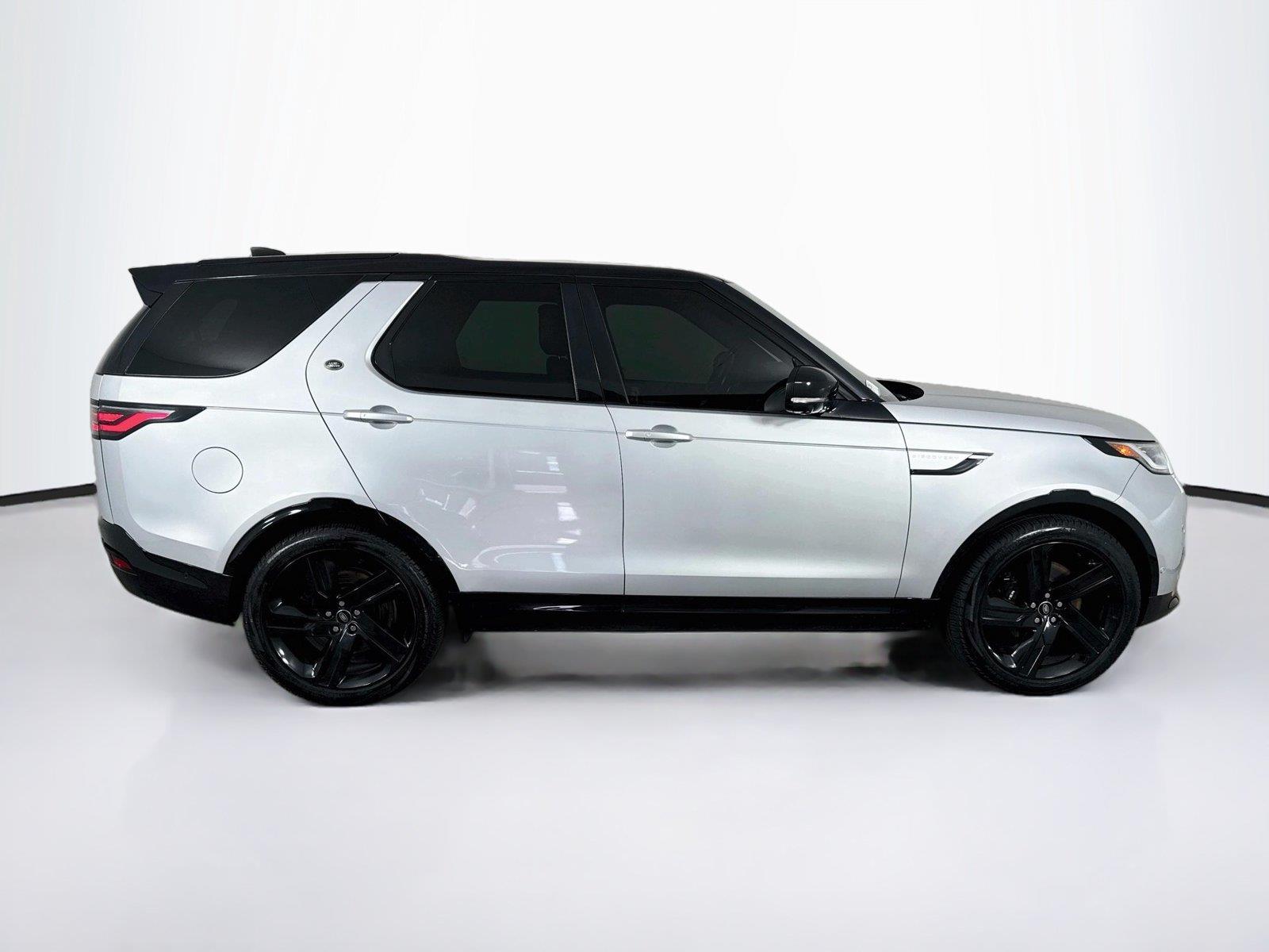 2023 Land Rover Discovery photo 6