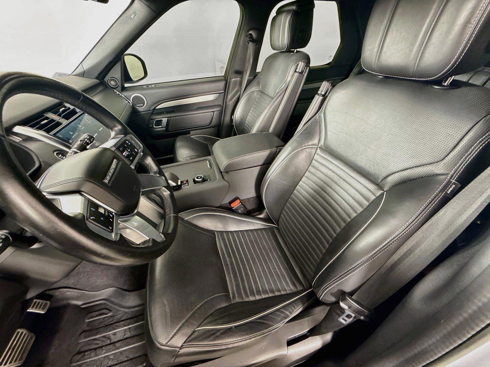 2023 Land Rover Discovery photo 9