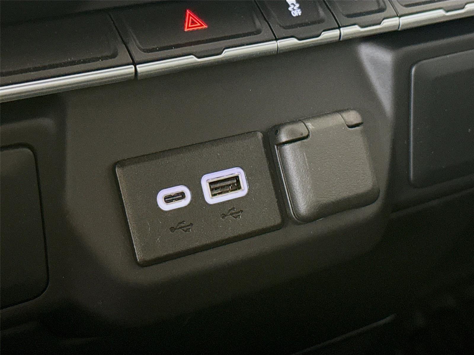 2023 GMC Sierra 3500HD Pro - Photo 15