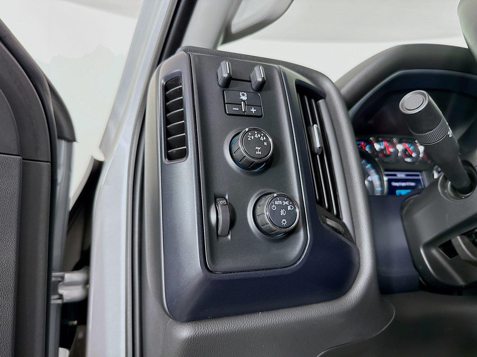 2024 Chevrolet Silverado MD 5500HD photo 7