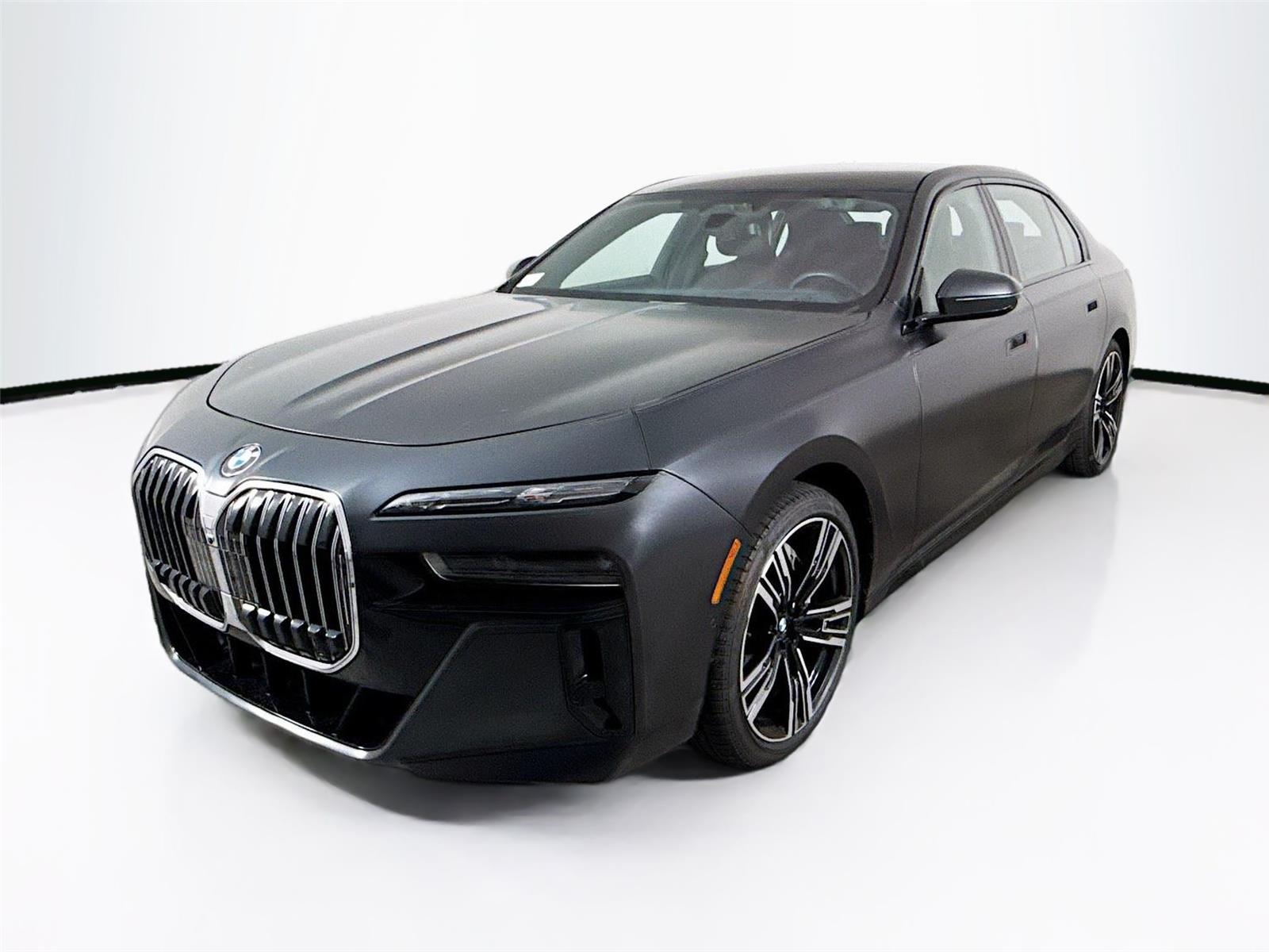 2023 BMW 7 Series 740i's photo
