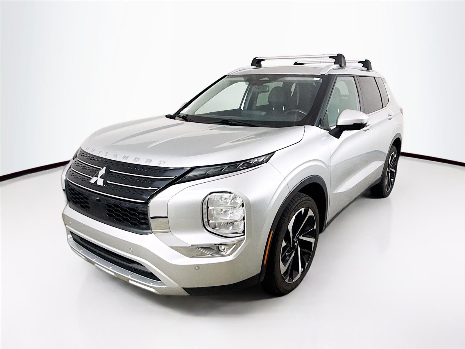 2024 Mitsubishi Outlander SE 2WD's photo