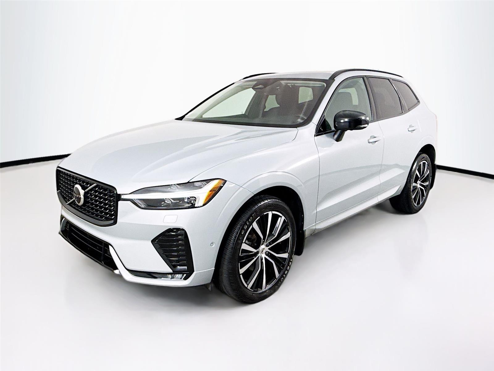 2024 Volvo XC60 B5 Plus Dark Theme AWD's photo