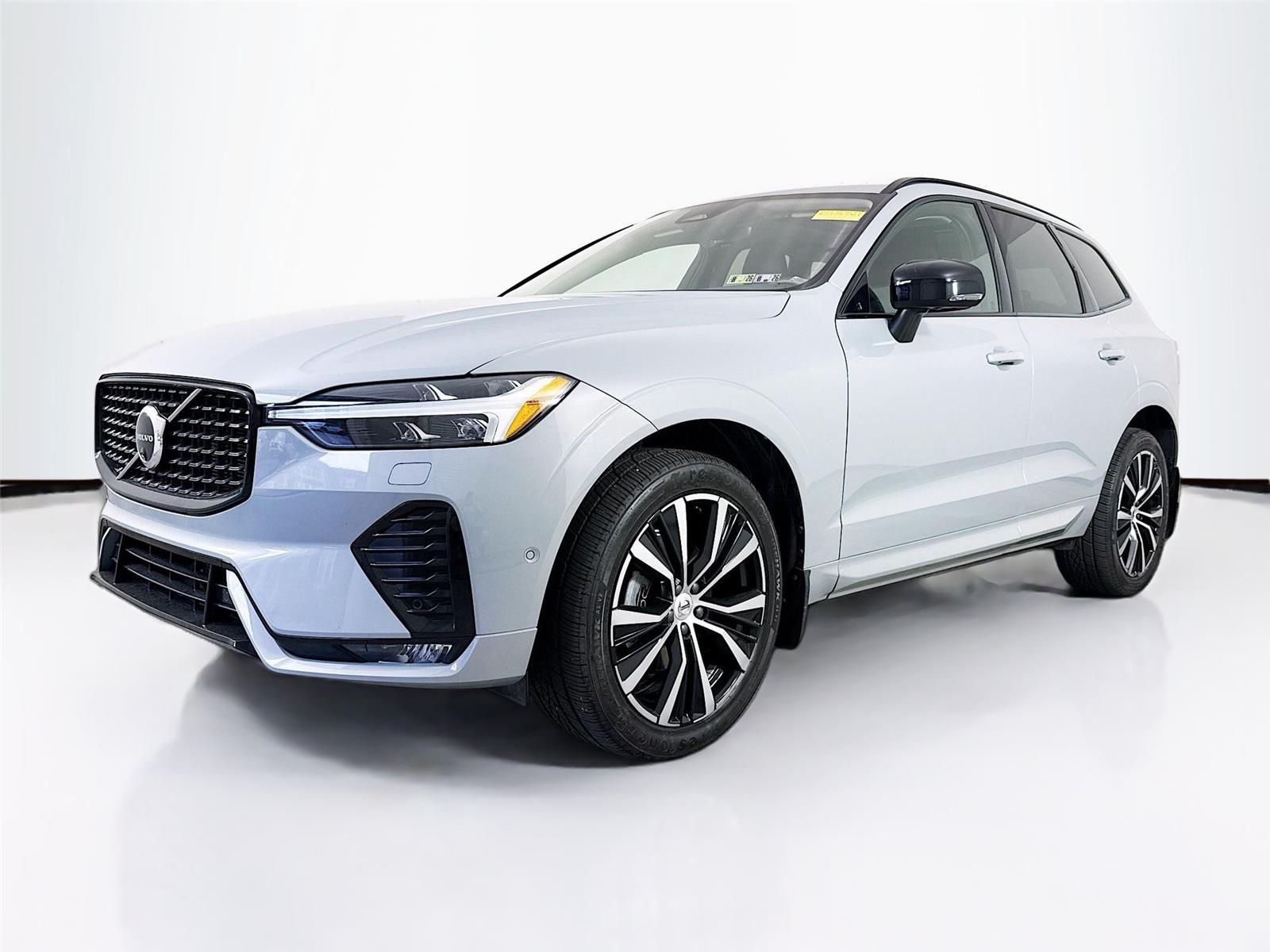 2024 Volvo XC60 B5 Plus Dark Theme AWD's photo