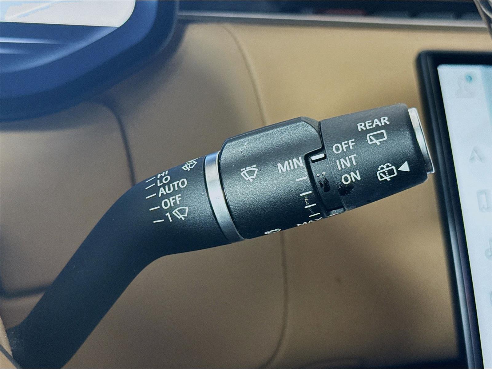 2023 Land Rover Range Rover SE - Photo 7