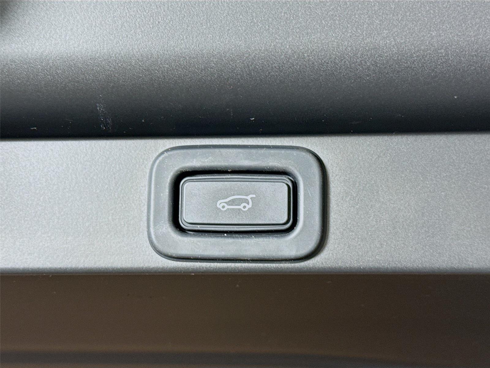 2023 Land Rover Range Rover SE - Photo 22
