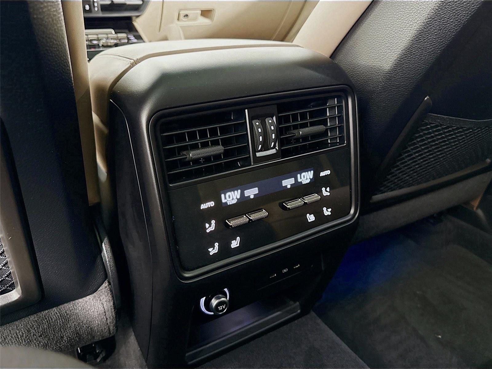 2025 Porsche Cayenne Coup Turbo E-Hybrid - Photo 22