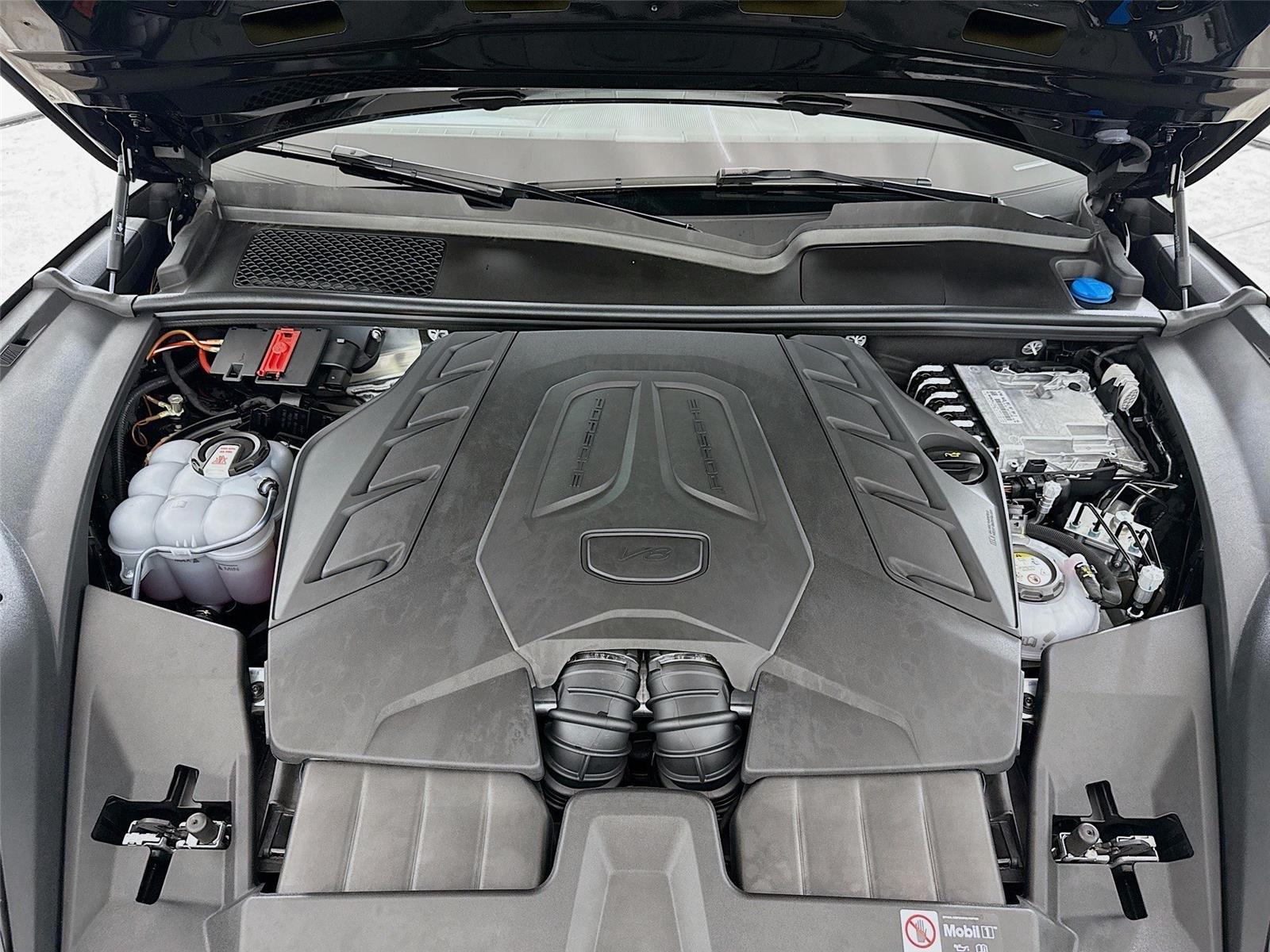 2025 Porsche Cayenne Coup Turbo E-Hybrid - Photo 27