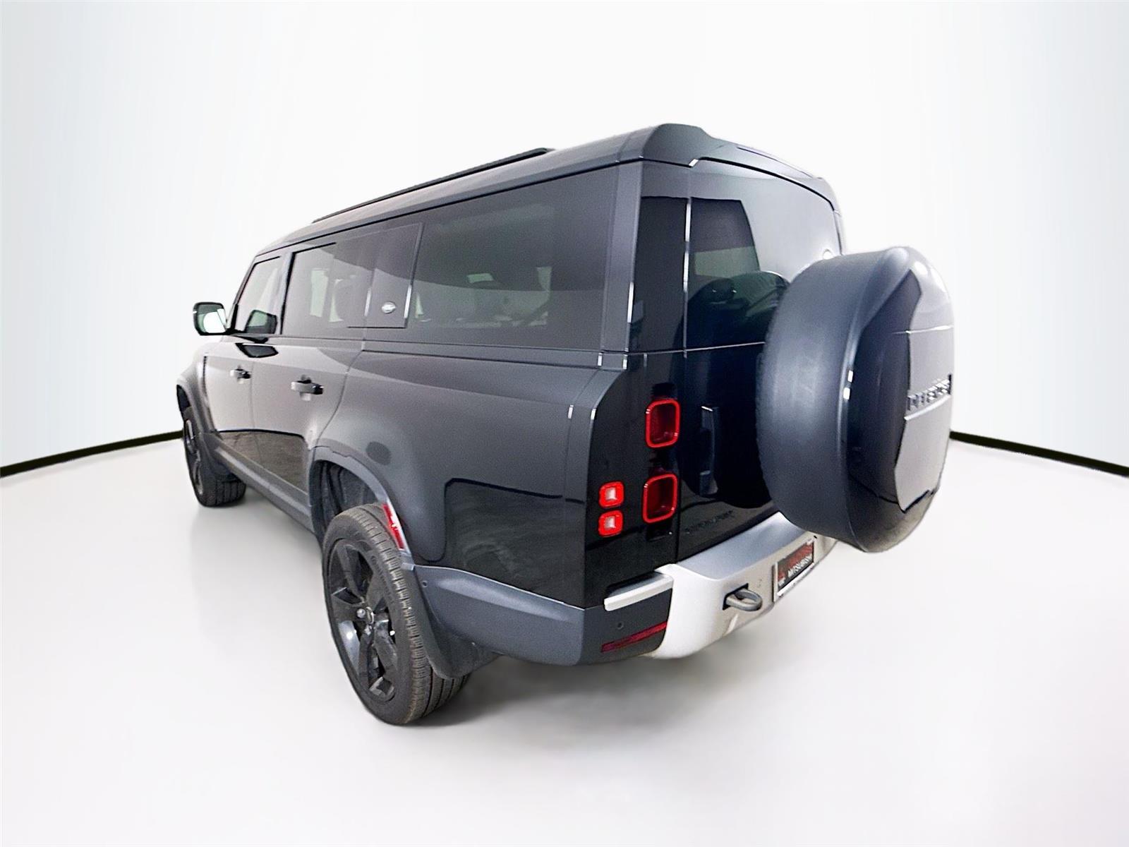2024 Land Rover Defender S - Photo 6