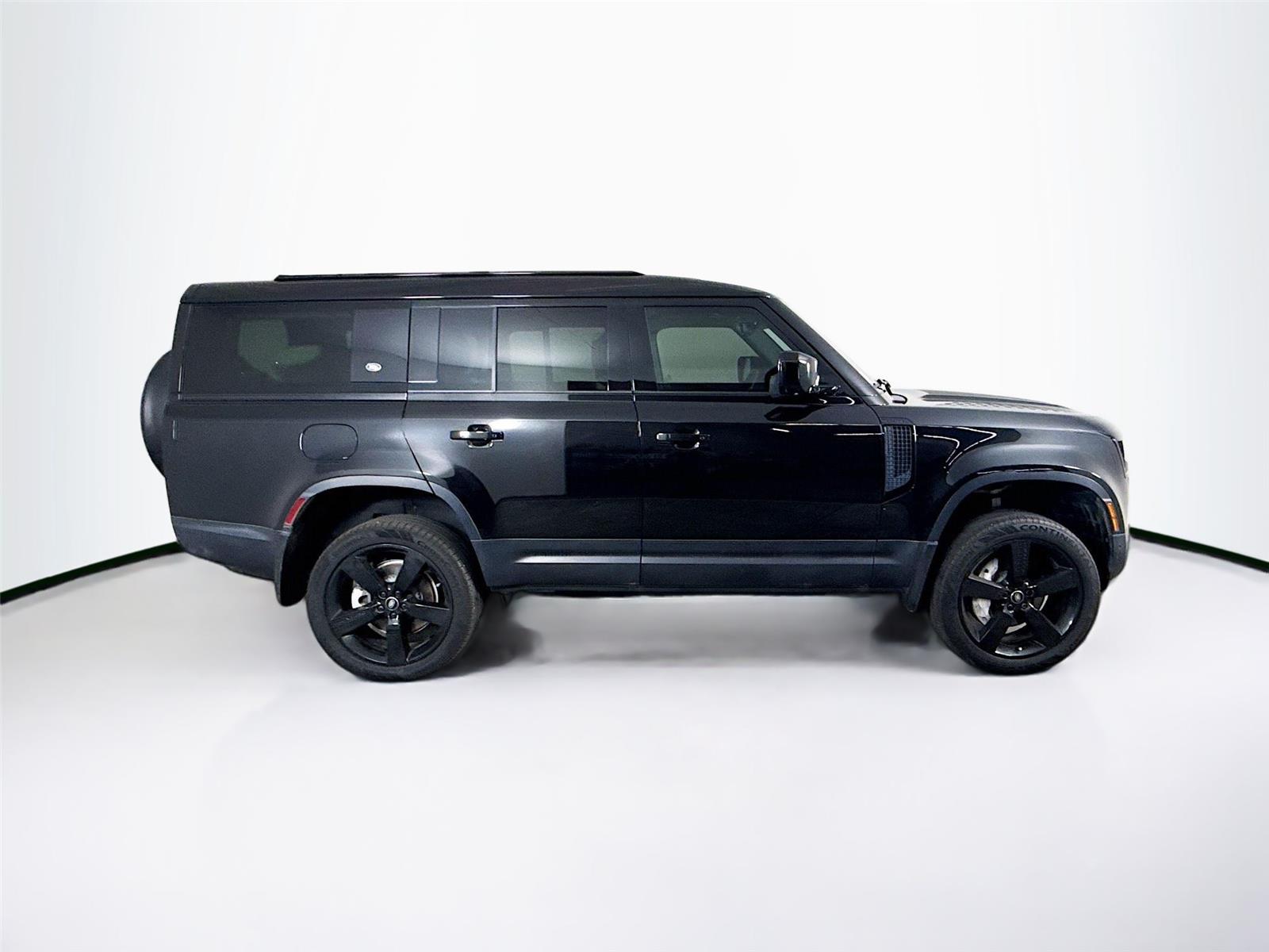 2024 Land Rover Defender S - Photo 9