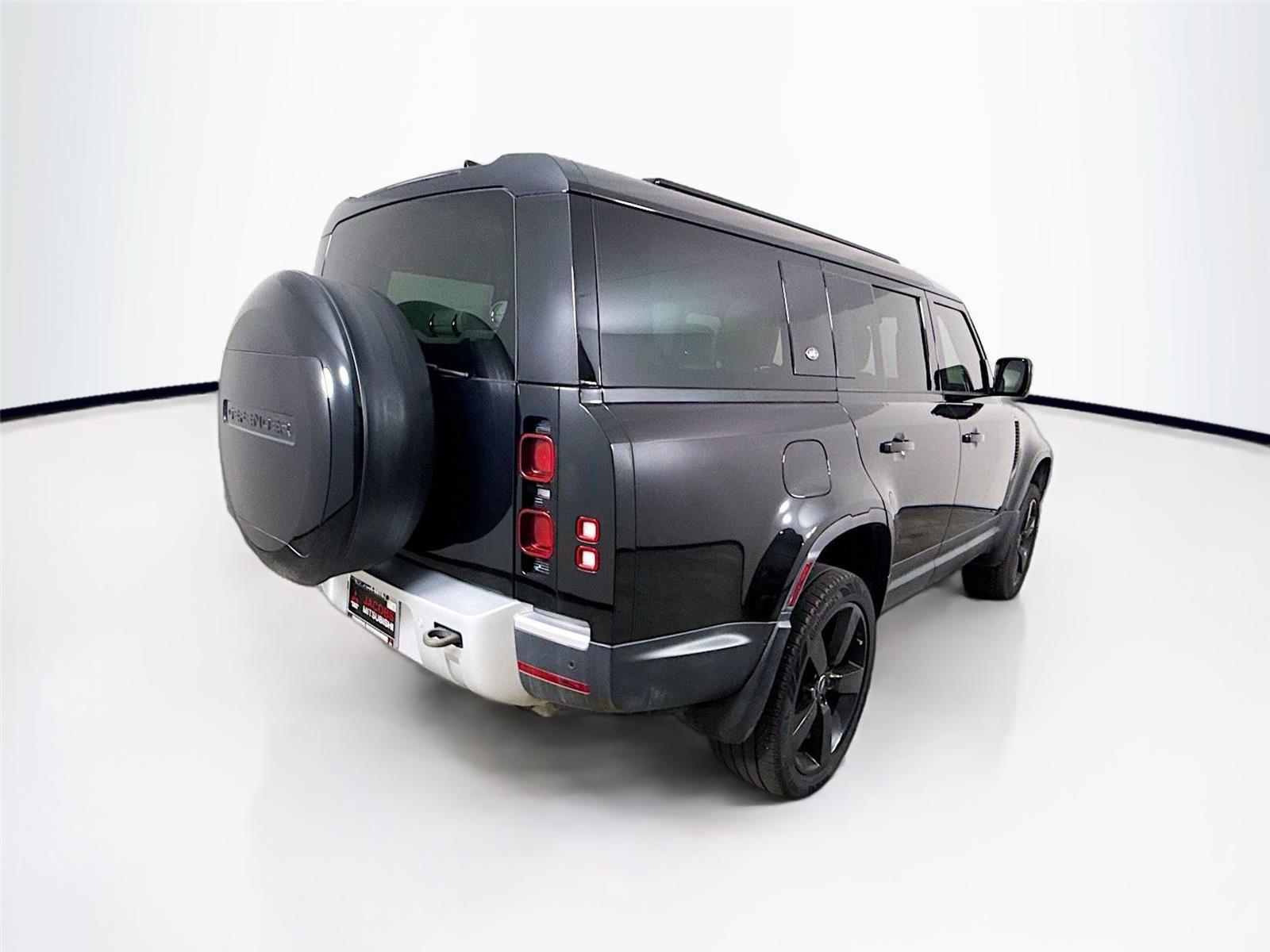 2024 Land Rover Defender S - Photo 12