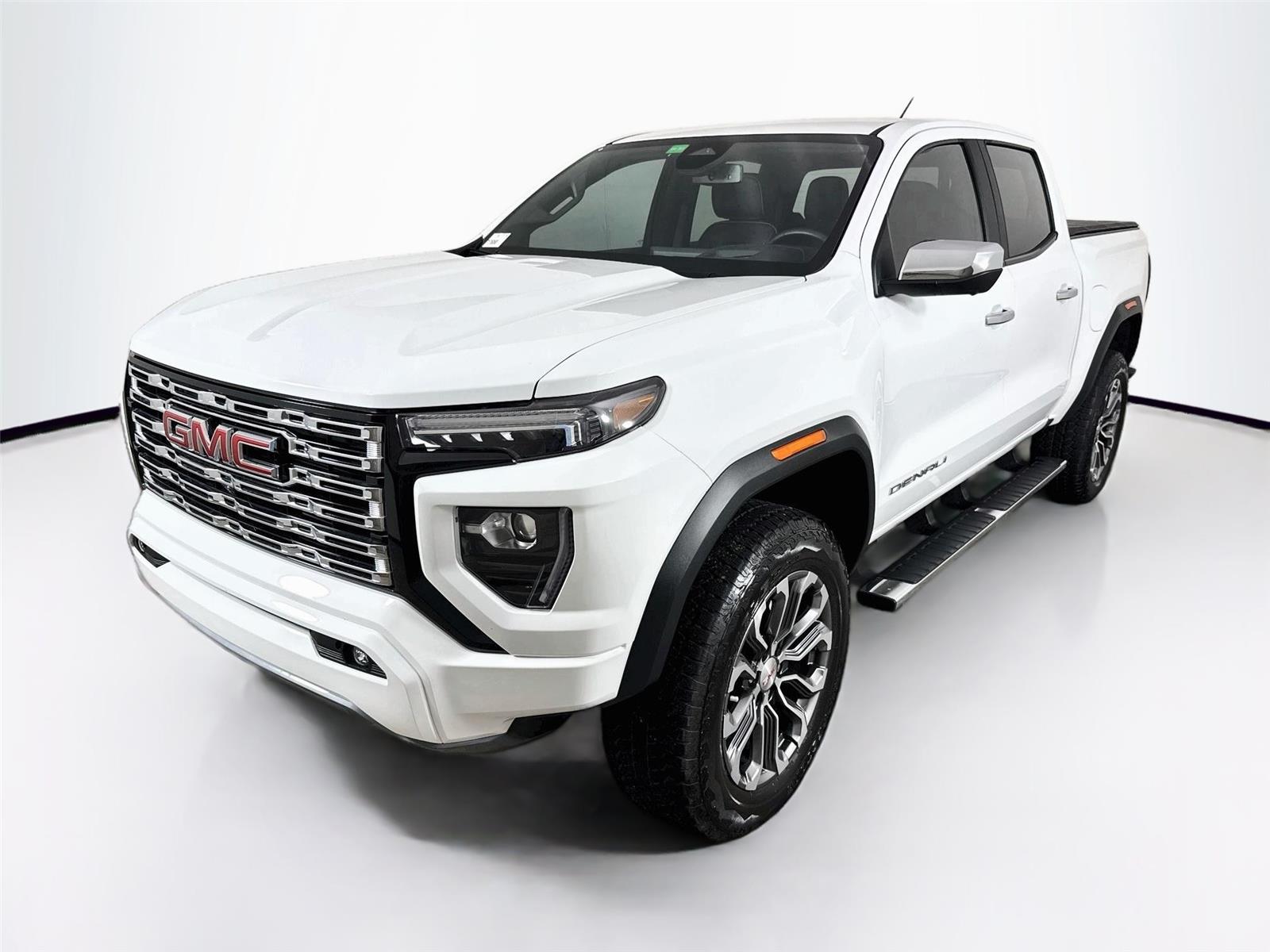 2023 GMC Canyon 4WD Denali Crew Cab Short Box's photo