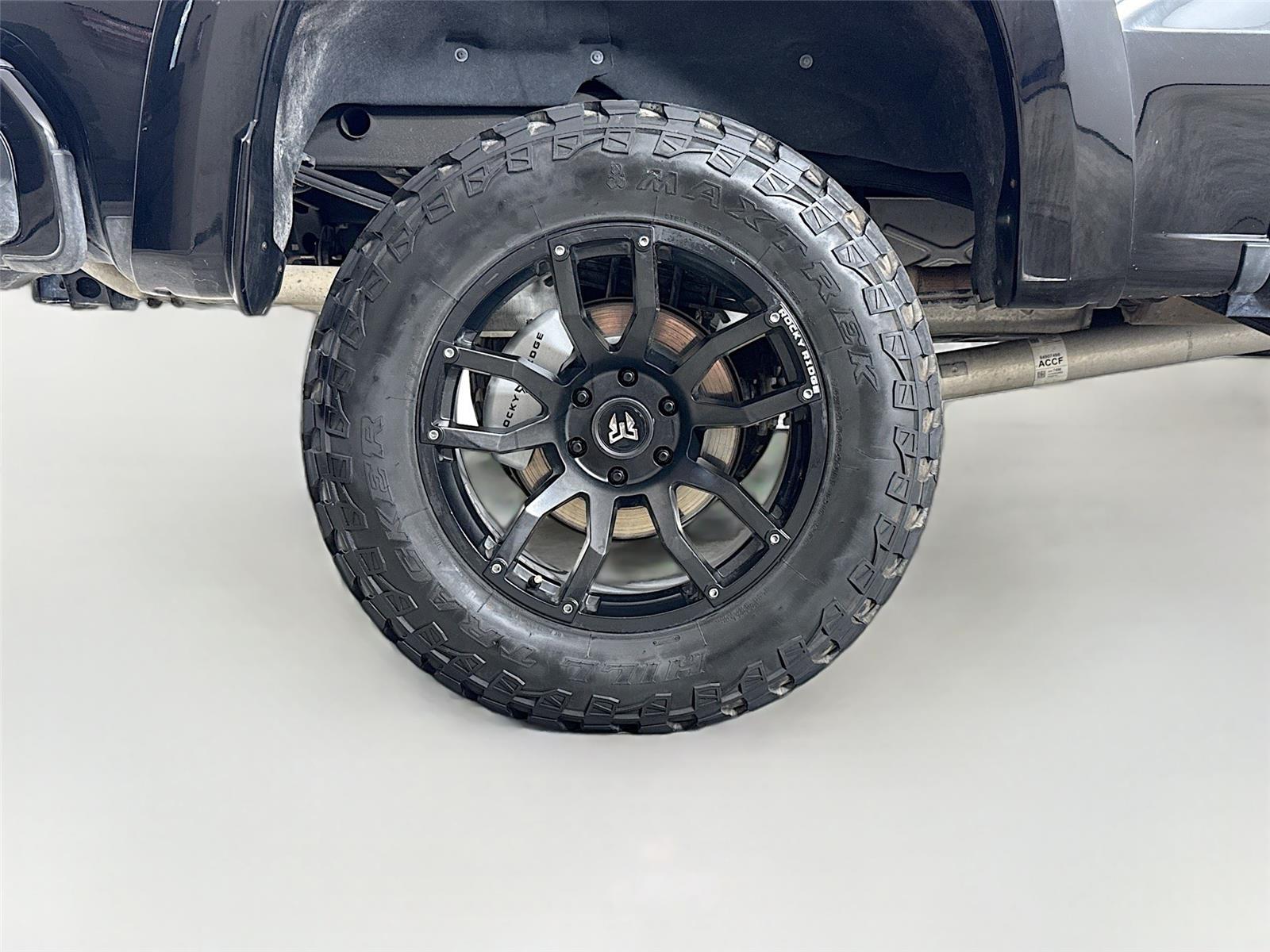 2023 Chevrolet Silverado 1500 RST - Photo 22