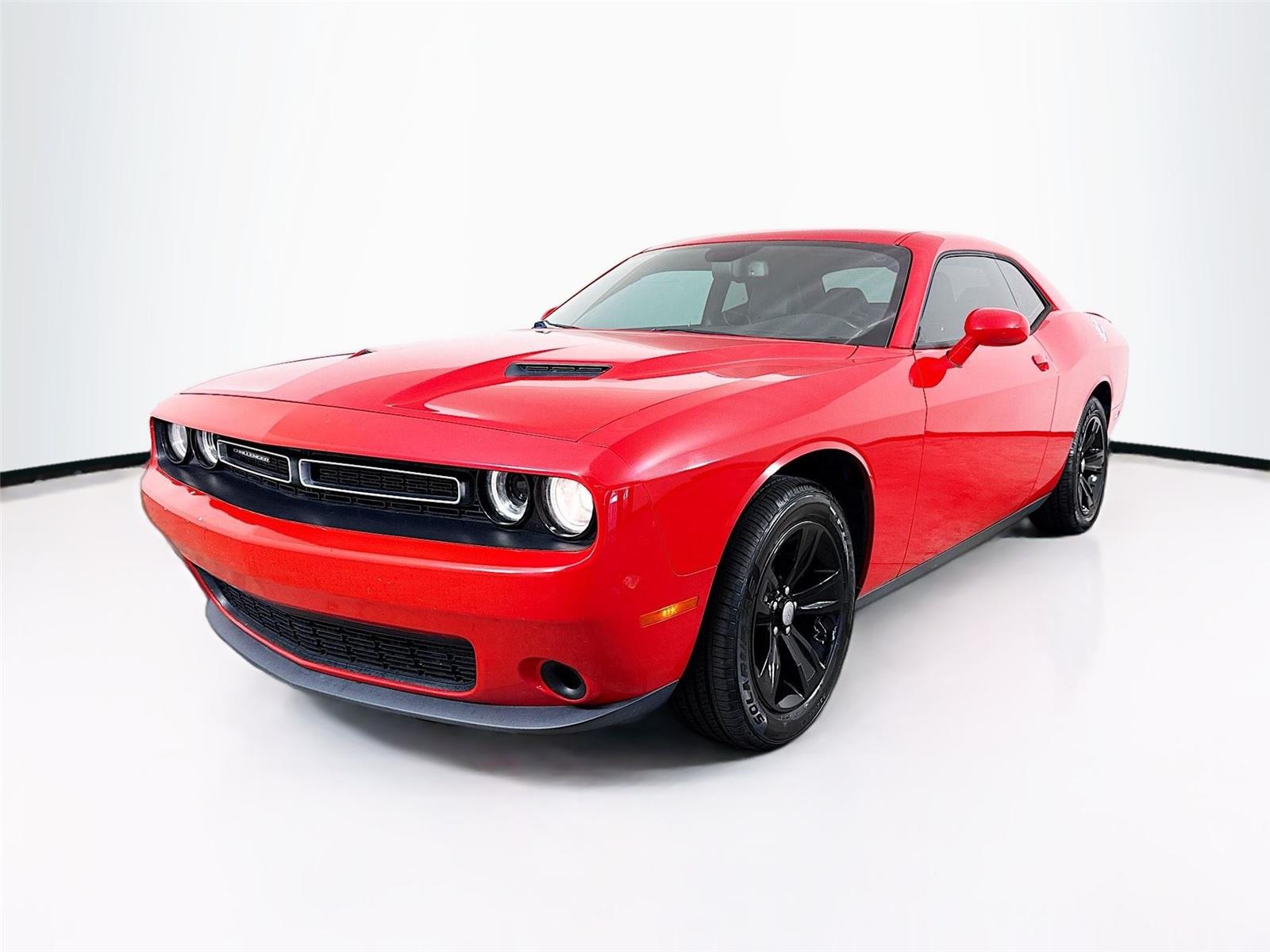 2019 Dodge Challenger SXT Auto's photo