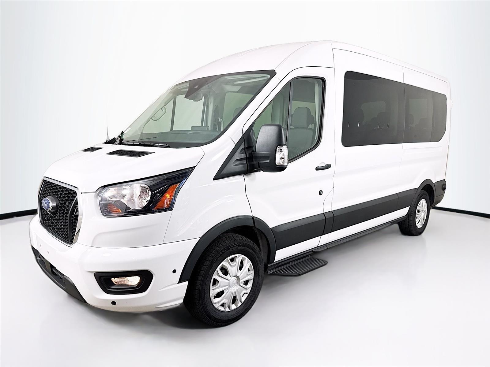 2025 Ford Transit 350 XLT Med Roof Sliding Pass. 148's photo