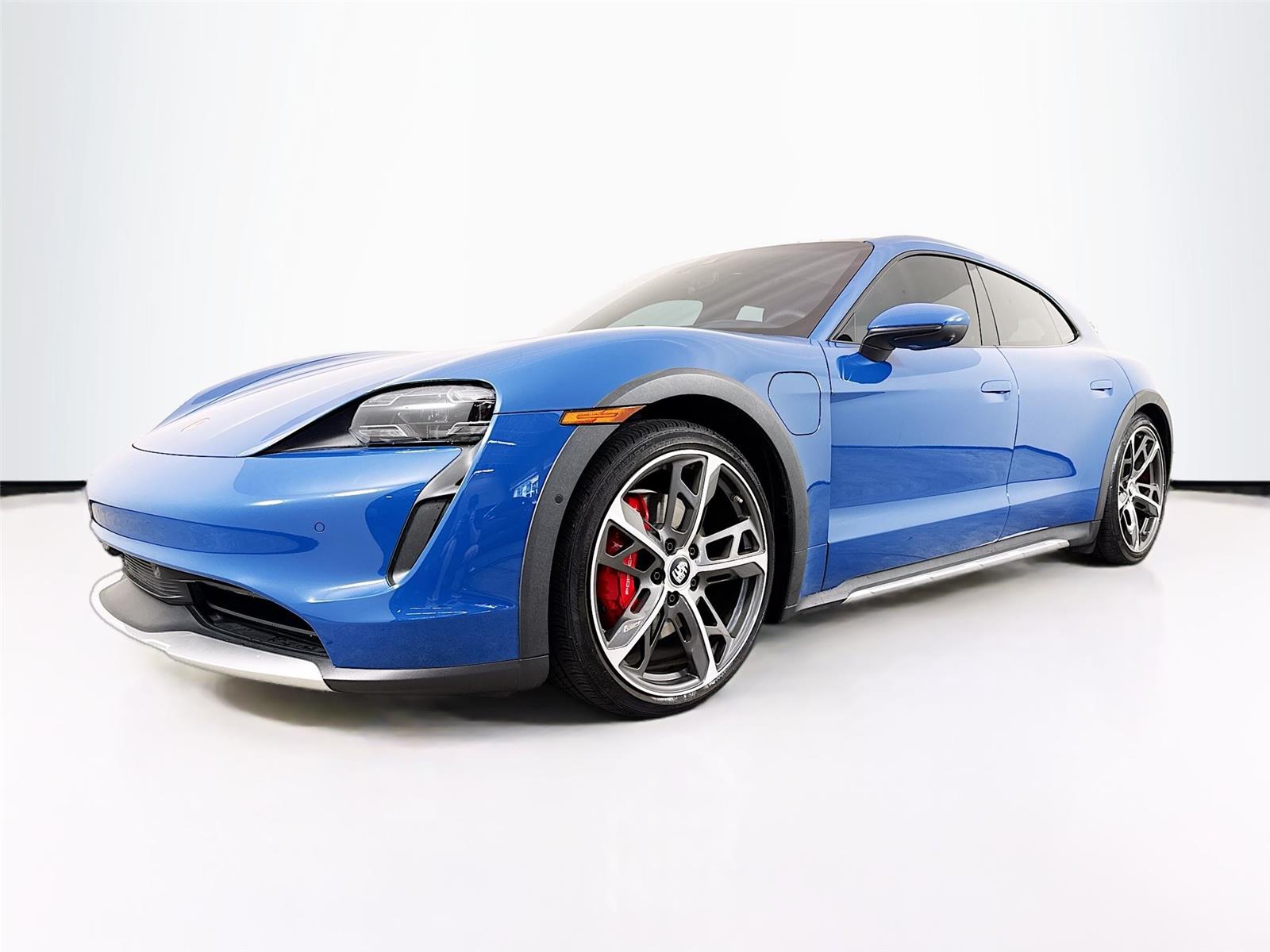 2024 Porsche Taycan 4S Cross Turismo's photo