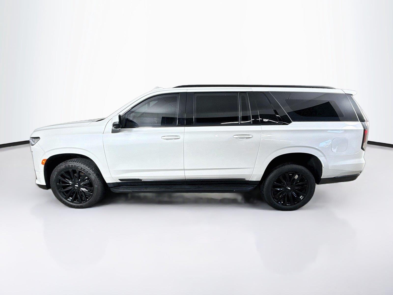 2022 Cadillac Escalade ESV photo 2