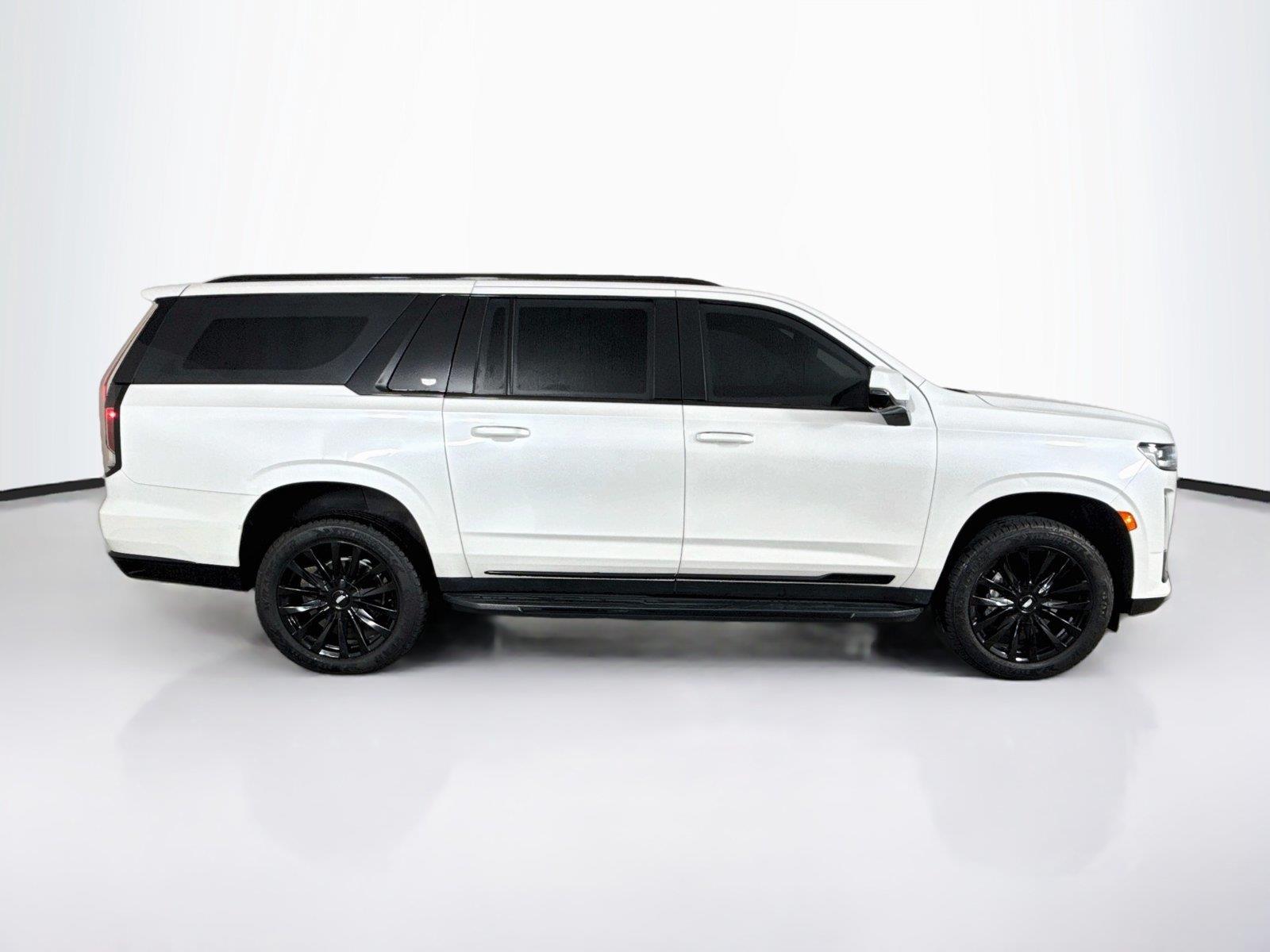 2022 Cadillac Escalade ESV photo 4