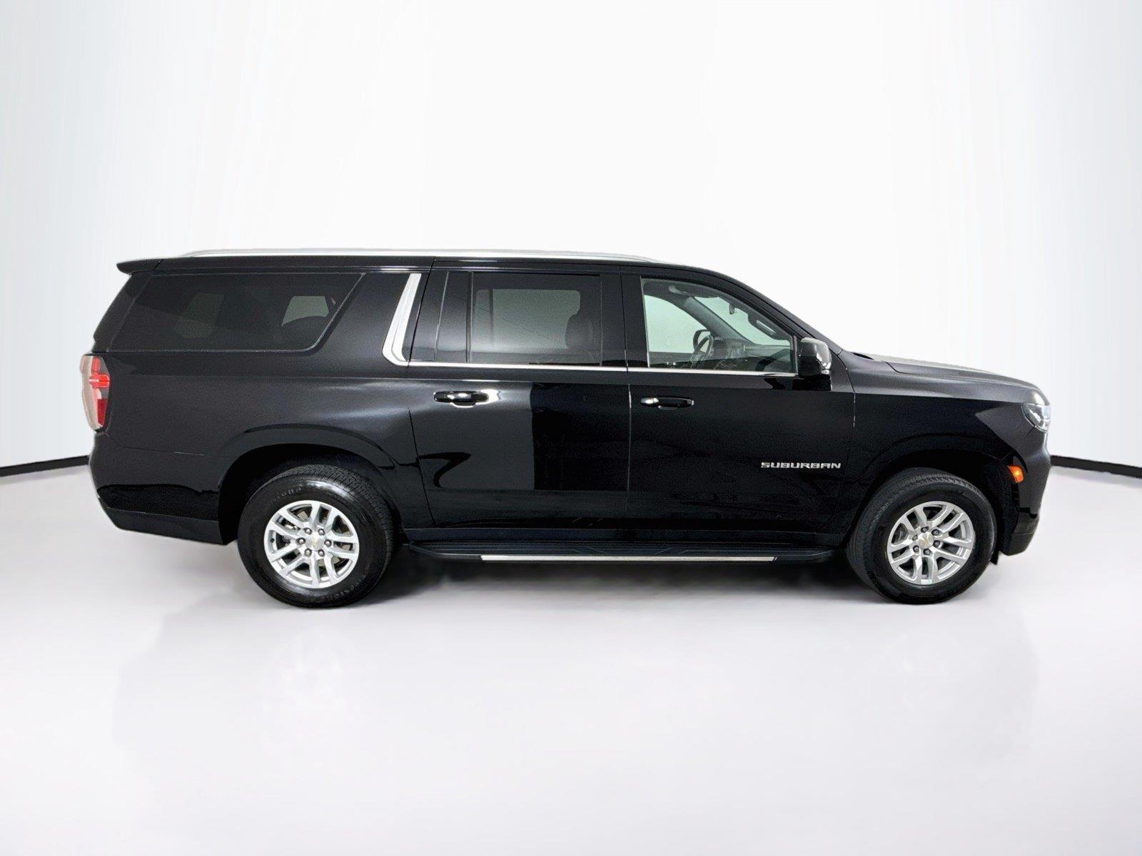 2024 Chevrolet Suburban LS - Photo 7