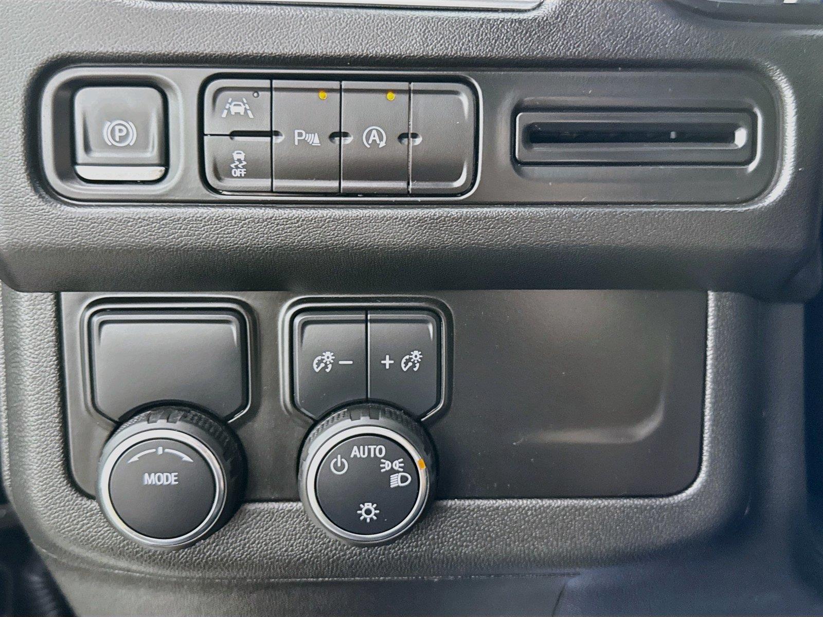 2024 Chevrolet Suburban LS - Photo 16