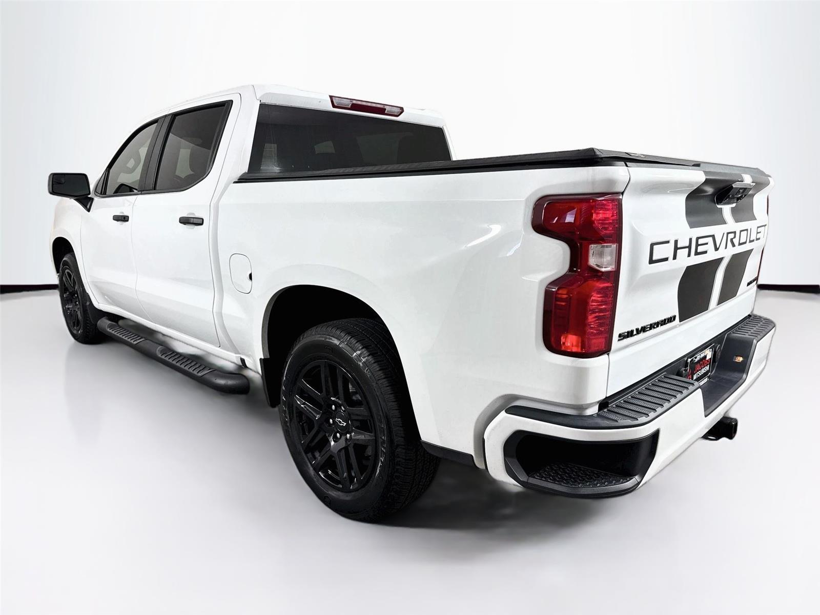2024 Chevrolet Silverado 1500 Custom - Photo 3