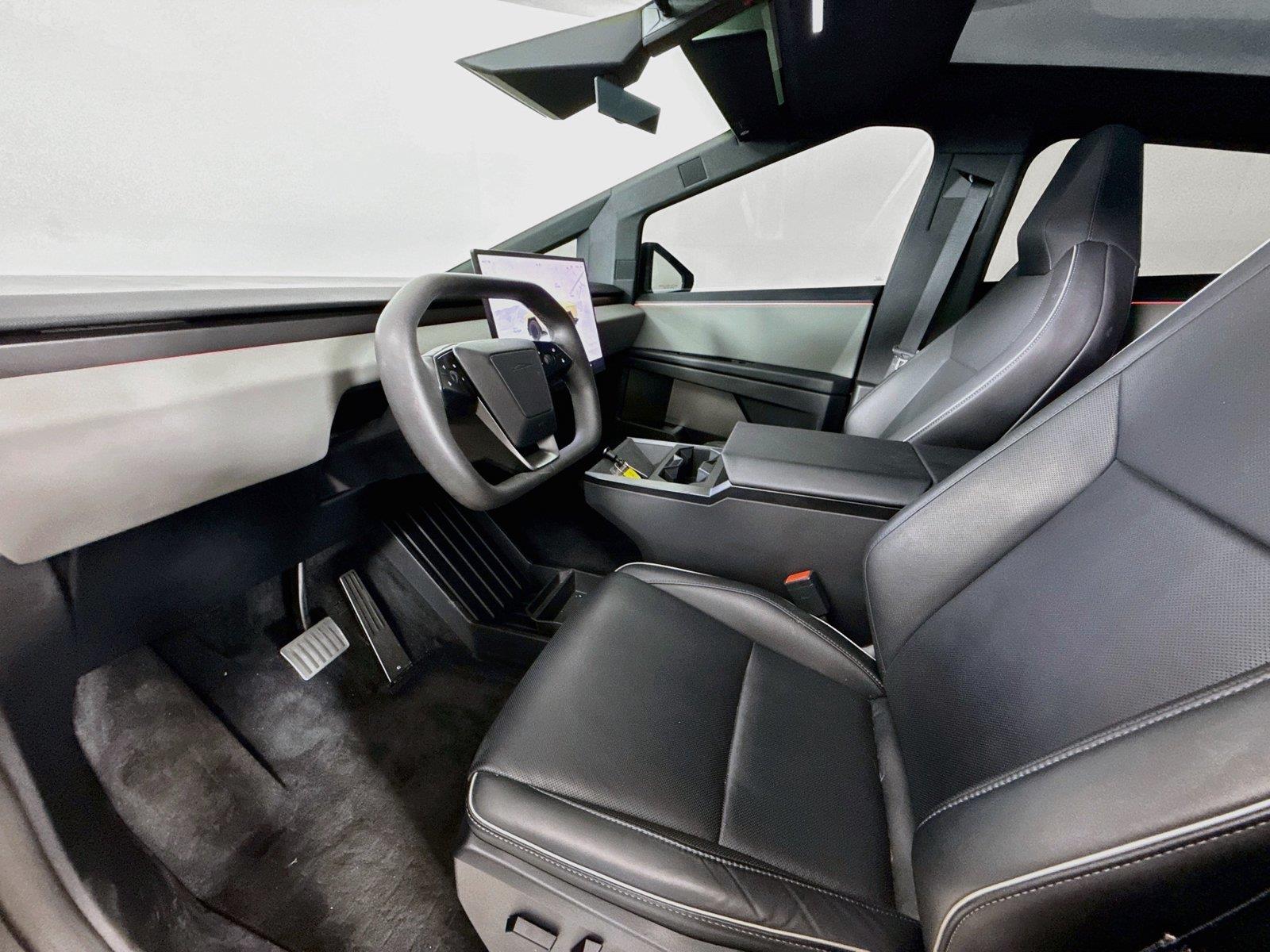 2024 Tesla Cybertruck Base - Photo 11