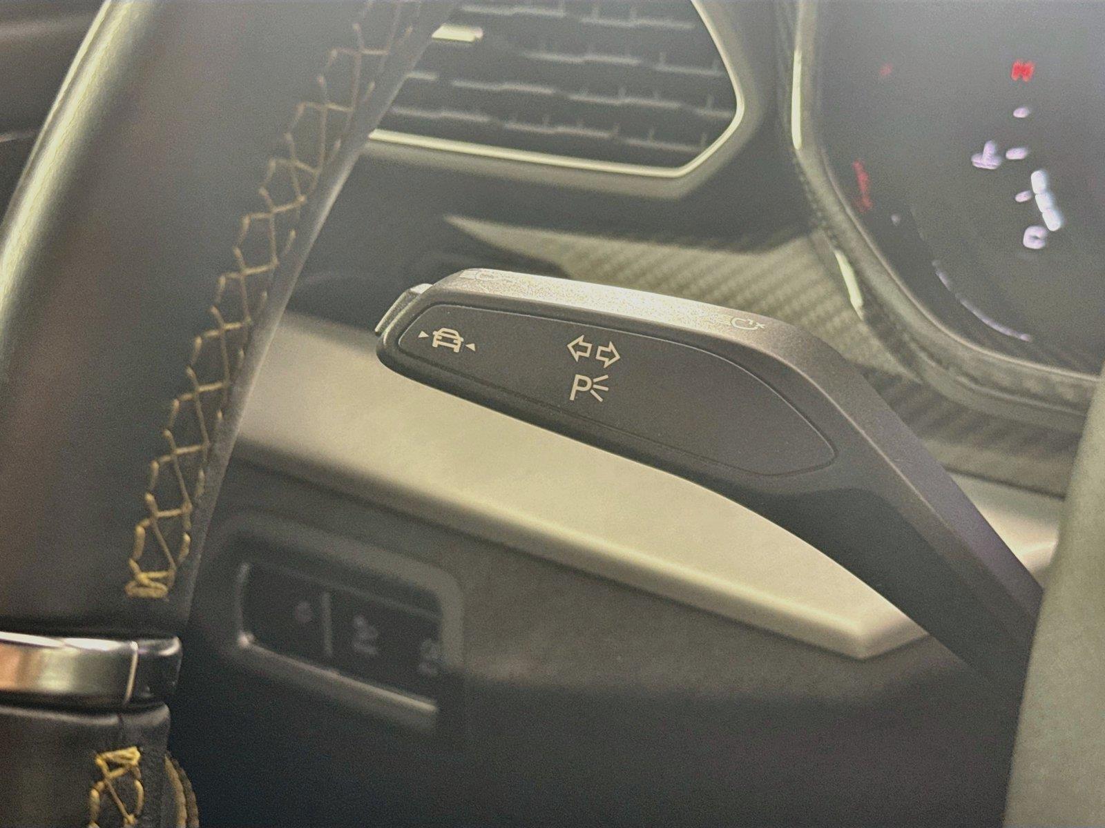 2020 Lamborghini Urus photo 12