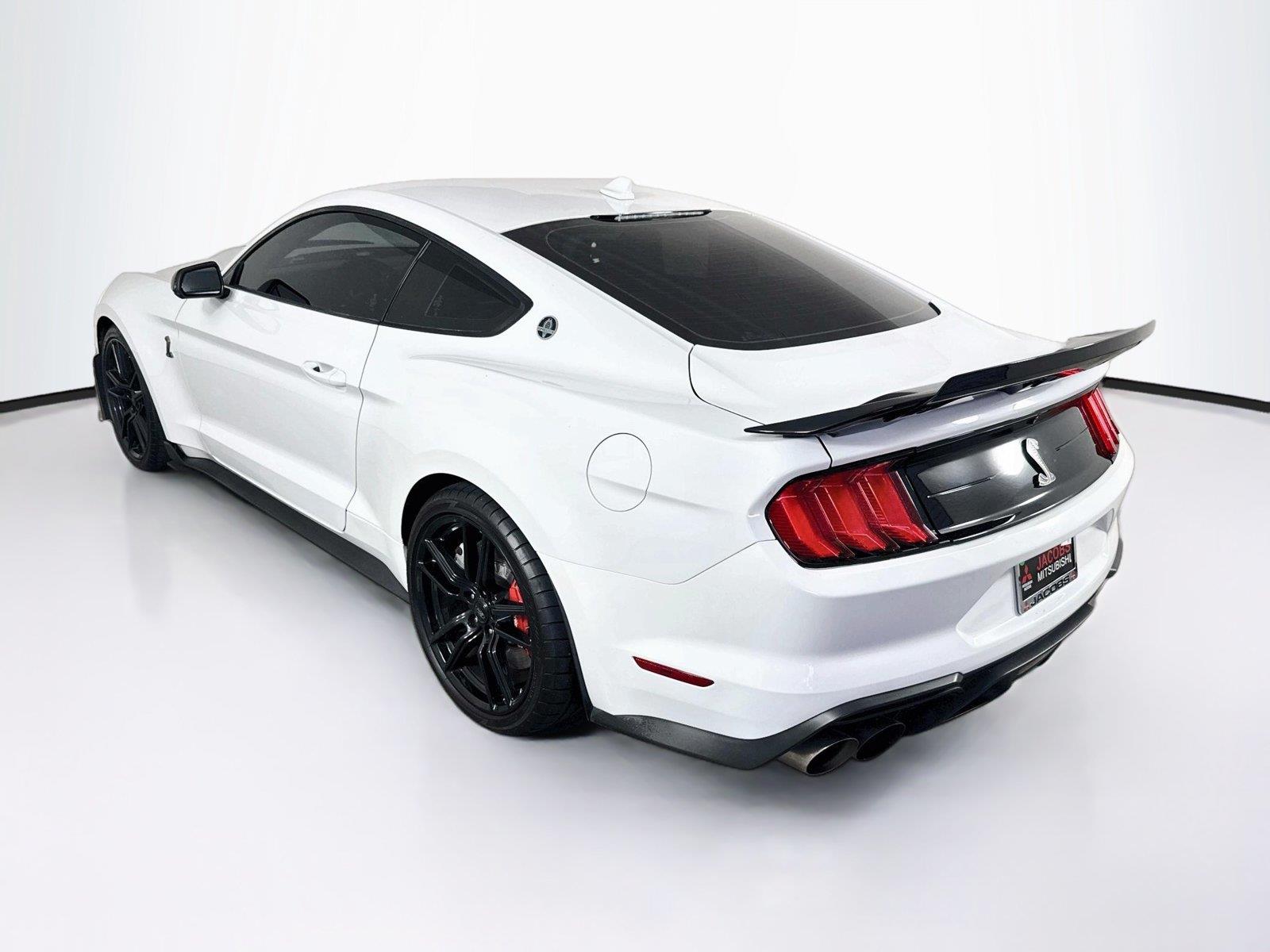 2021 Ford Mustang photo 3