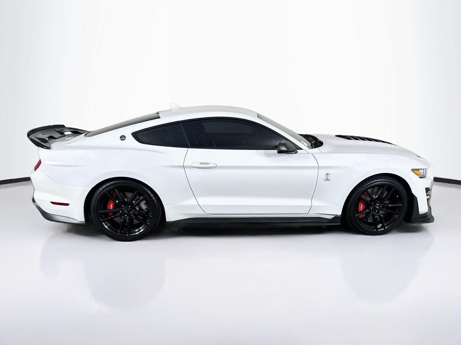 2021 Ford Mustang photo 6