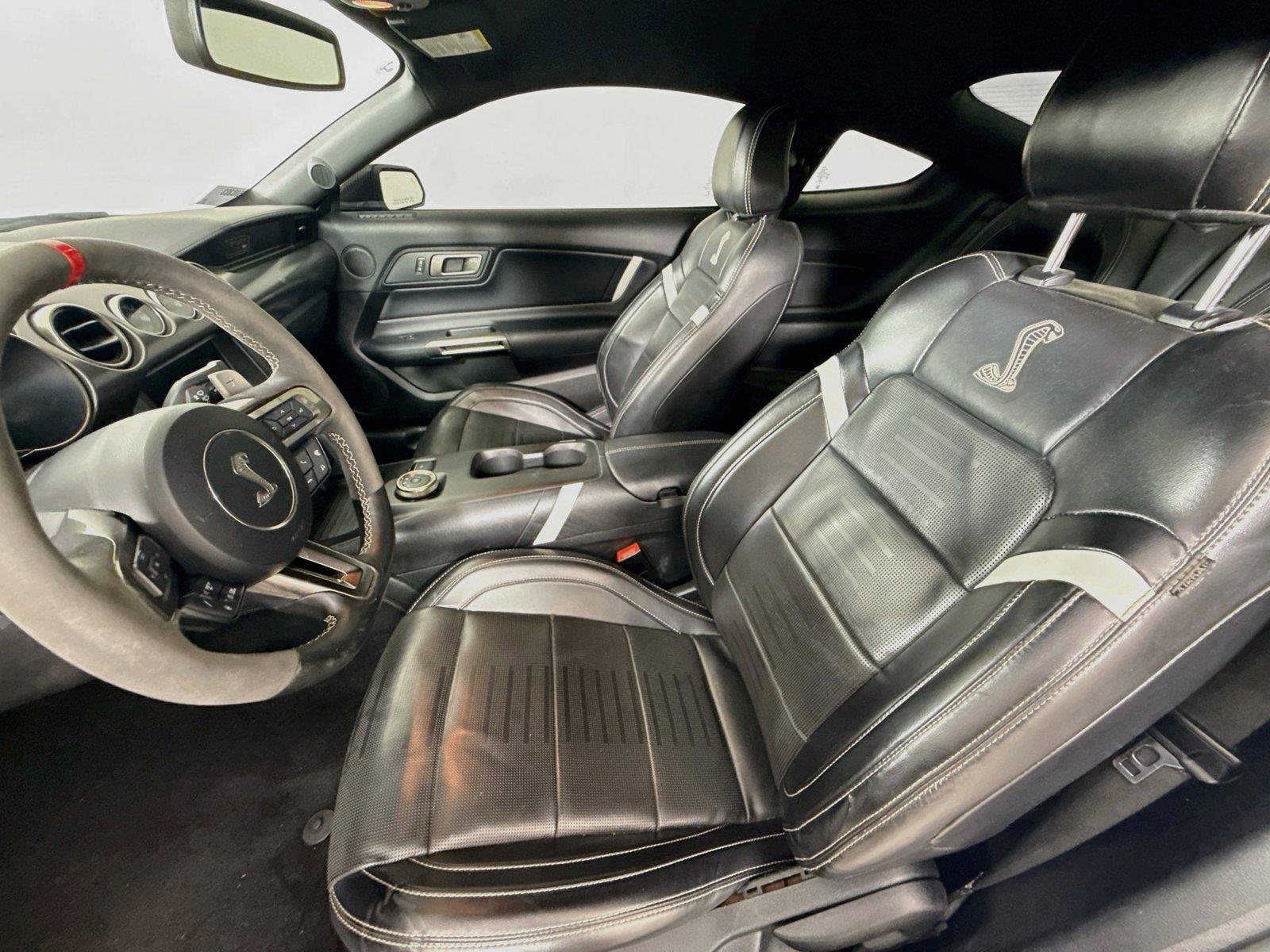 2021 Ford Mustang photo 9