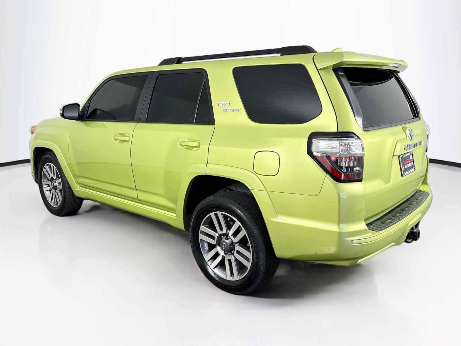 2023 Toyota 4Runner photo 2