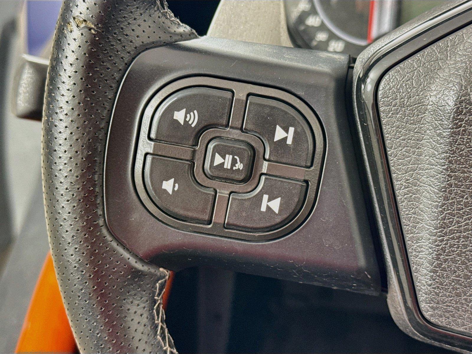 2022 POLARIS SLINGSHOT photo 9