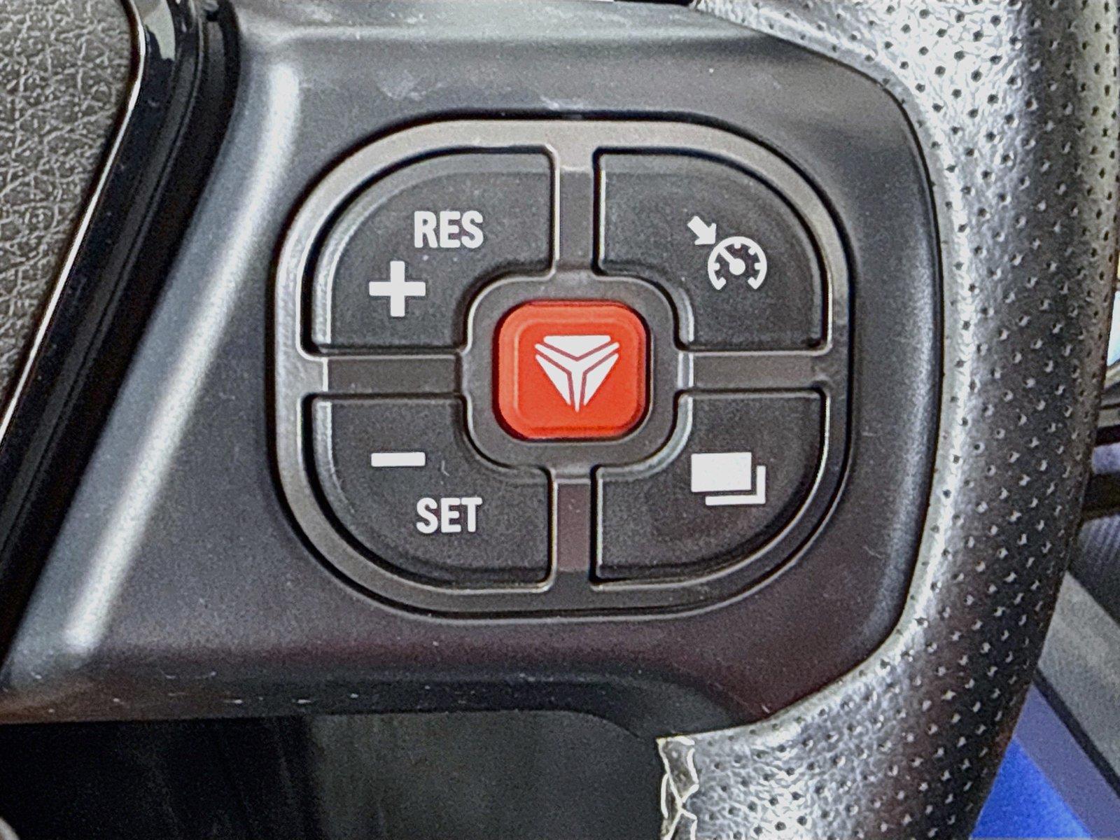 2022 POLARIS SLINGSHOT photo 10
