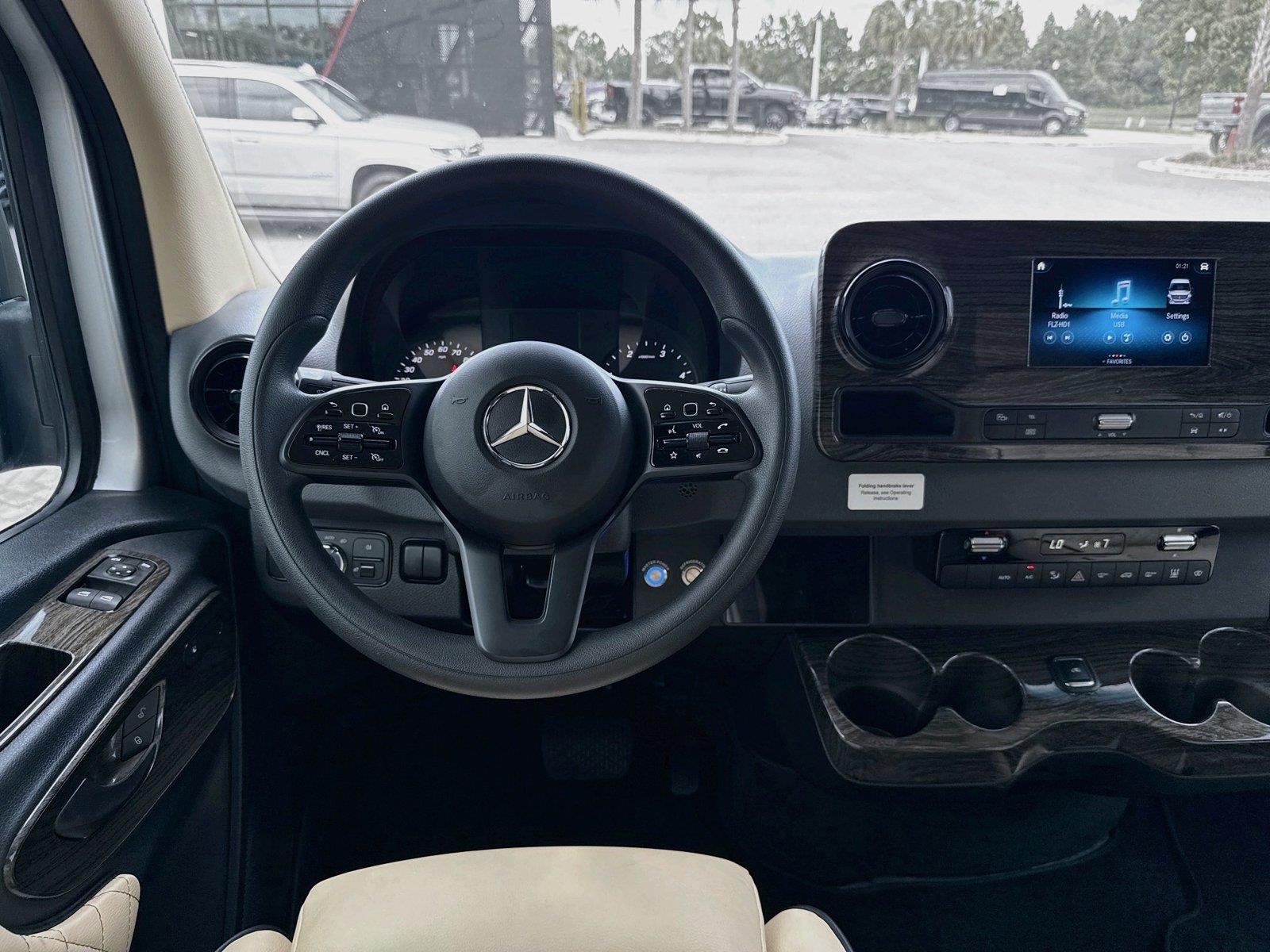 2021 Mercedes-Benz Sprinter Cargo Van photo 10