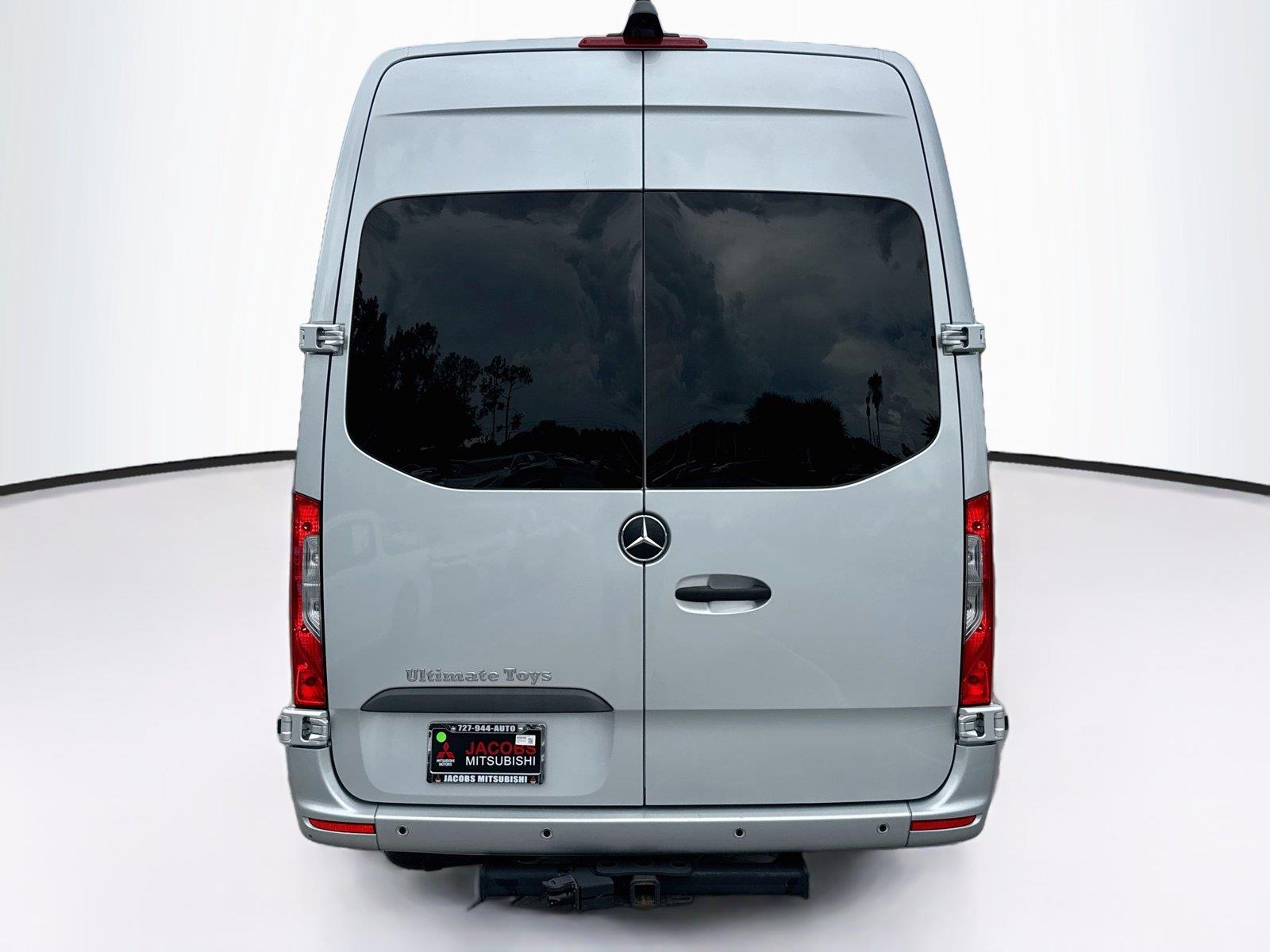2021 Mercedes-Benz Sprinter Cargo Van photo 4