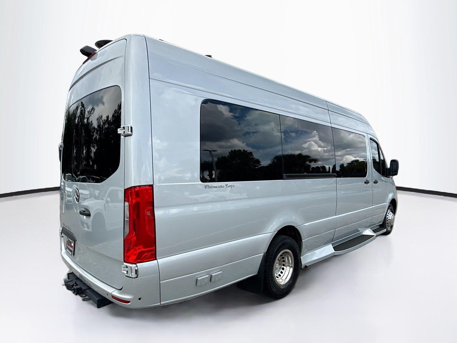 2021 Mercedes-Benz Sprinter Cargo Van photo 5