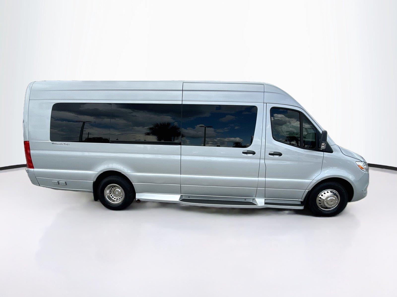 2021 Mercedes-Benz Sprinter Cargo Van photo 6