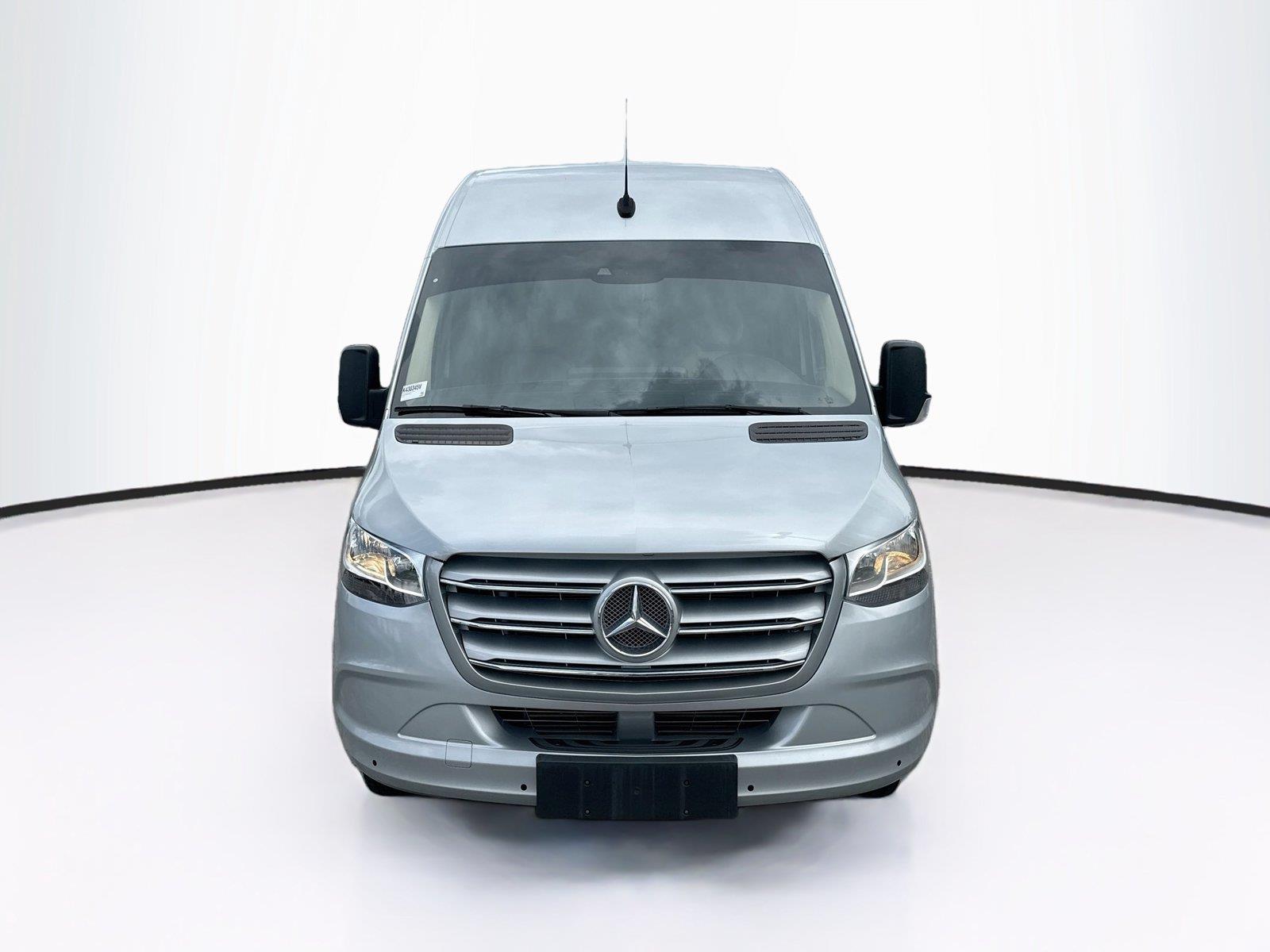 2021 Mercedes-Benz Sprinter Cargo Van photo 8